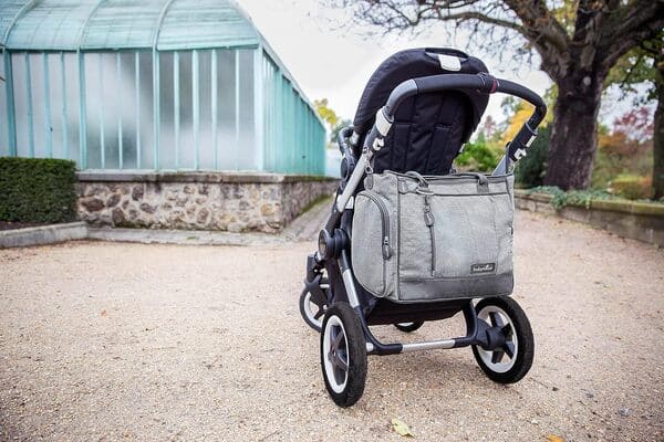 Utilisation quotidienne du sac à langer bébé babymoov